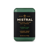 Savon Mistral Cypress Oak : texture riche pour mousse hydratante.