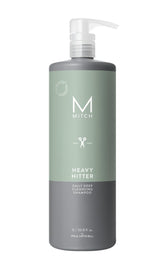 MITCH Heavy Hitter: la bouteille du shampoing illustre le format pratique pour une routine quotidienne.