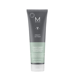 Bouteille MITCH Heavy Hitter ready pour un nettoyage profond des cheveux.