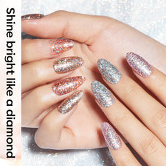 Modelones vernis paillettes argent reflète une brillance durable sur les ongles.