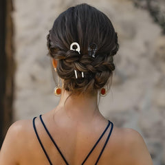 Épingle Mokesova dorée en forme de U, accessoire luxueux pour coiffures.