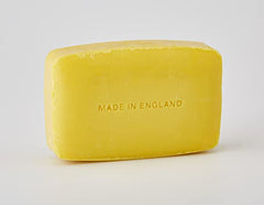 Morgan Savon antibactérien – mousse riche lors du lavage des mains.