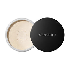 Poudre translucide Morphe pour fixer le teint avec fini naturel.