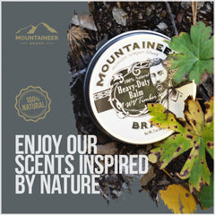 Application facile et précise du baume Mountaineer Brand sur la barbe.