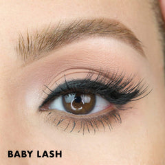 Cils Baby de MoxieLash avec volume naturel et allure subtile.