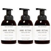 Muse Apothecary Hand Ritual montre une bouteille avec mousse généreuse pour nettoyage doux.