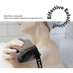 myhomebody-gant-exfoliant-douche illustrant un gant exfoliant efficace pour le corps.