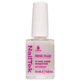 Nail Tek Remplisseur de Ridge – flacon clair, surface des ongles lisse.