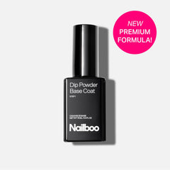 Nailboo base sur l'ongle, glisse fluide et uniforme.