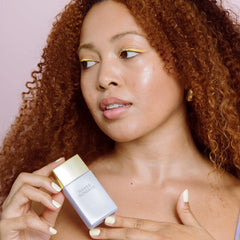 Texture-gel-eau CabanaGlow s'applique rapidement et hydrate durablement.
