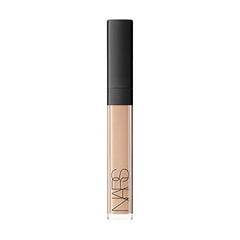 NARS Radiant Creamy Concealer flacon lumineux offrant une application précise.
