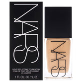 Fond de teint NARS Light Reflecting Patagonia – bouteille élégante pour une application précise.