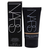 NARS Pure Radiant Teint Alaska — bouteille compacte pour une application homogène et naturelle.