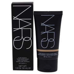 NARS Pure Radiant Teint Alaska — bouteille compacte pour une application homogène et naturelle.
