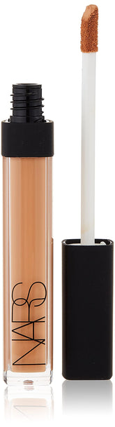 NARS Radiant Creamy Concealer Biscuit — flacon, hydratant et fini lumineux idéal pour peau éclatante.