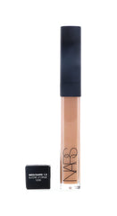 NARS Radiant Creamy Concealer Sucre d’Orge application sous les yeux