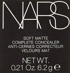NARS Soft Matte Complete Concealer Chantilly applicateur précis pour camoufler les petites zones.