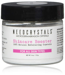 NeedCrystals cristaux microdermabrasion dans le pot, exfoliation efficace pour un teint lumineux.