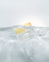 NEEDLY Vita C Glow Jelly Pad — texture gelée rafraîchissante exfoliant en douceur.