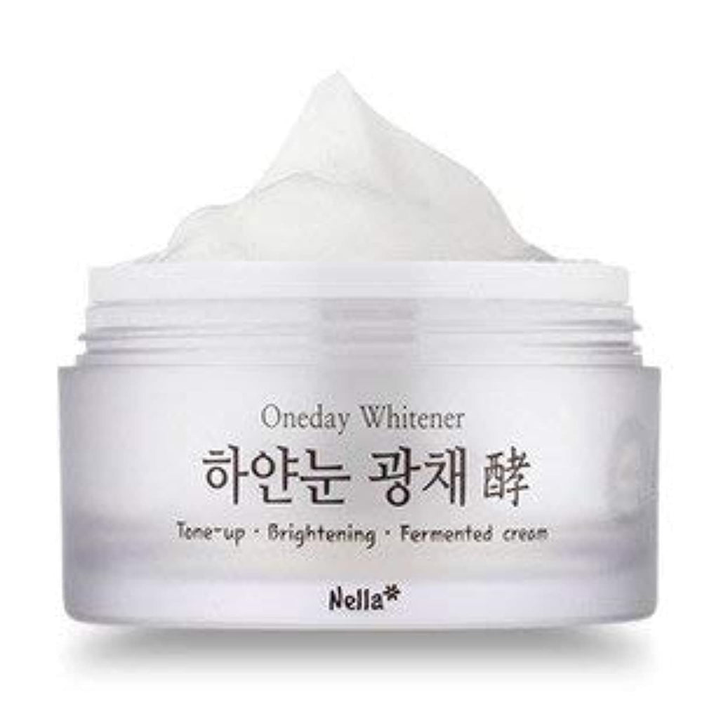 Nella crème tone-up éclat pour une peau hydratée et lumineuse.