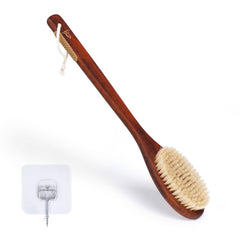 Brosse NENO CICI avec poignée longue en bois pour atteindre le dos.