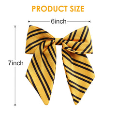 Détail du ruban jaune montrant la texture douce du nœud