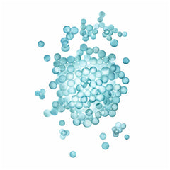 Gouttes d'eau sur cheveux avec Nexxus Humectress, hydratation immédiate.