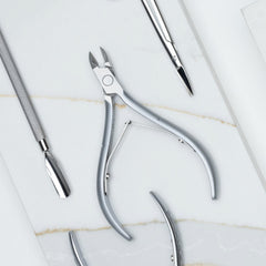 Nghia – poignée ergonomique pour un confort durable.