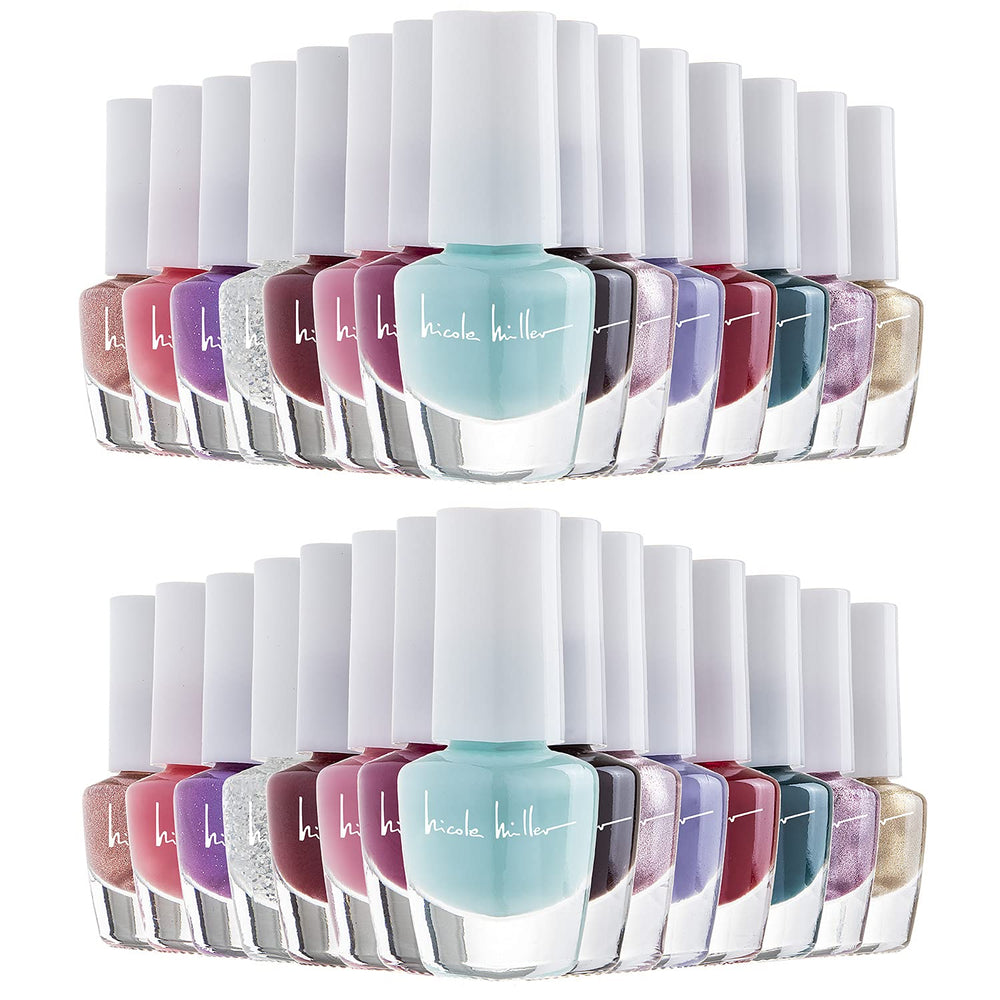 Vernis Nicole Miller New York rose brillant sur flacon, parfait pour un look frais.