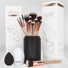 Pinceaux Niré Beauté avec paillettes scintillantes dans un étui élégant.