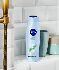 NIVEA 2-en-1, etiquette claire, format express pour cheveux propres.