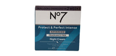 Coffret No7 jour et nuit pour visage, deux pots de 50 ml chacun.