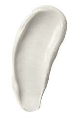 Texture riche de la crème visage No7 pour une application facile.