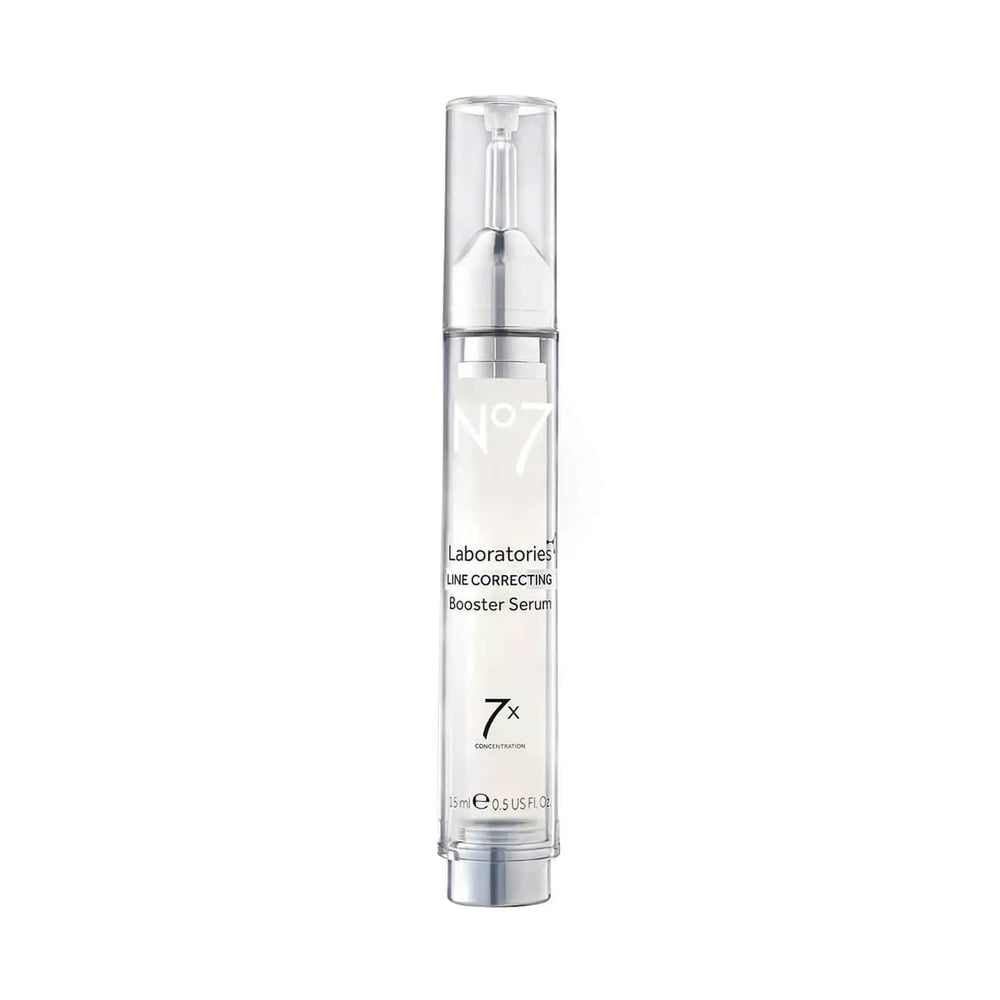 No7 Lift et Luminate Serum dans sa bouteille, hydratation et fermeté possibles.