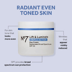 Ingrédients emblica et vitamine C pour un teint plus lumineux et uniforme.