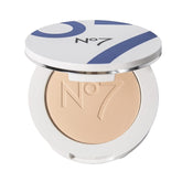 No7 Lift & Luminate: poudre compacte pour un teint lumineux et naturel.