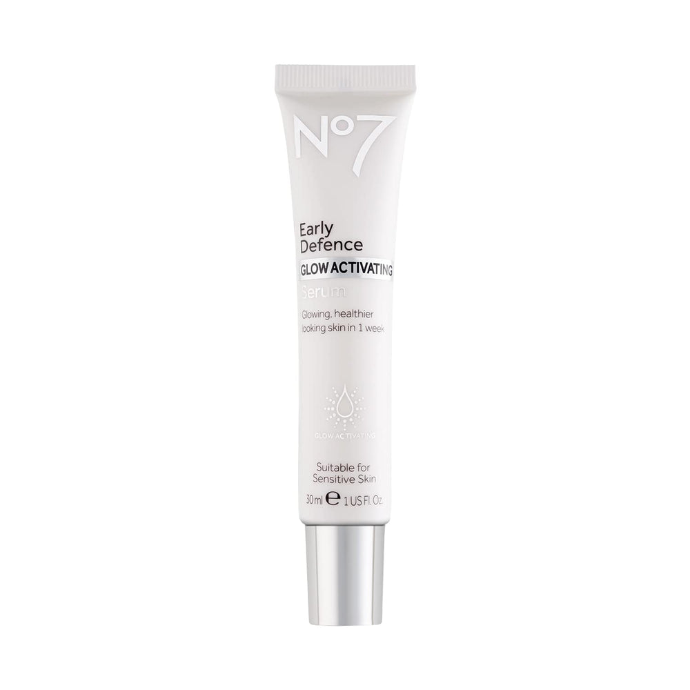 No7 Sérum Activateur d'Éclat – bouteille élégante révélant l’éclat naturel de la peau