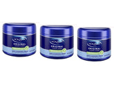 Noxzema Original en pot avec eucalyptus en gros plan, nettoyage rafraîchissant.