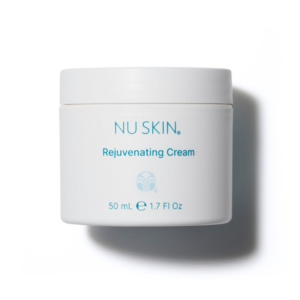 Nu Skin Crème Rajeunissante, pot ouvert montrant texture hydratante et riche.