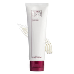 Nu Skin 180° Nettoyant Visage, flacon visible, douceur assurée.