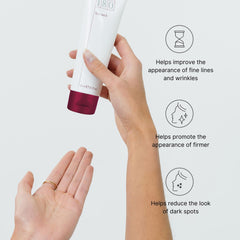 Nu Skin Nettoyant Visage avec mousse légère prête pour la routine matinale.