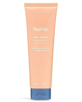 Nuria Defend Exfoliant Visage élimine les peaux mortes pour une peau lumineuse.