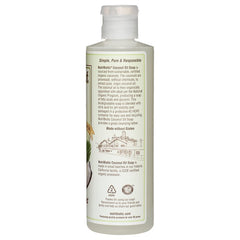 Utilisation quotidienne du savon NutriBiotic coco pur pour mains propres.