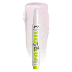 NYX PROFESSIONAL MAKEUP Fat Oil Slick Click montre l'application précise sur les lèvres et hydratation légère