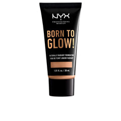 Fond de teint NYX PROFESSIONAL MAKEUP, teinte olive moyenne, éclat naturel et tenue légère.