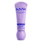 NYX Smushy Matte Lip Balm en action, application douce et confortable sur les lèvres.