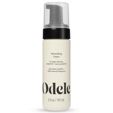 Mousse volumisante Odele dans sa bouteille pour un volume durable.