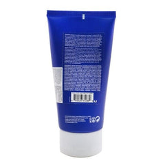 Ole Henriksen Lemonade Smoothing Scrub — texture à grains fins prête à lisser.