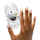 Aperçu du kit Olive & June Mani Maximalist pour une manucure naturelle et réaliste.