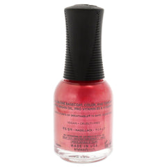 Orly Breathable : brosse Genius assure une application uniforme et sans traces.